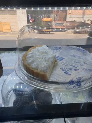 lemon creamy pie at Vegan & Beyond in Seoul