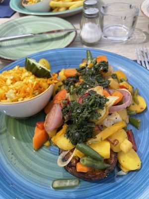 Gegrillte Zucchini mit Gemüse und Salat   at Klabautermann in Stralsund