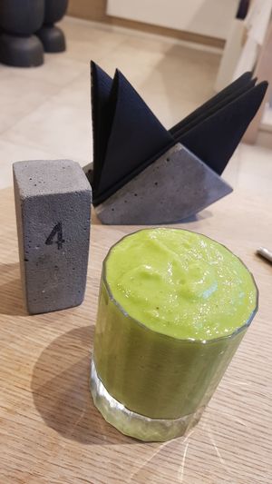 Banana kiwi smoothie at Holi Yoga & Cafe in Moscow