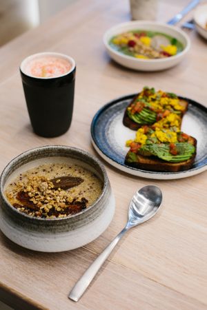 каша банан карамель и авокадо тост at Holi Yoga & Cafe in Moscow