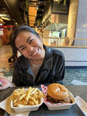 My omni friend😄 at Wise Boys Burgers - Auckland CBD in Auckland