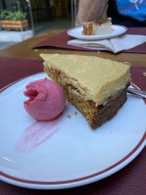Vegan carrot cake with raspberry sorbet. at Green&Burger - Biocenter in Barcelona