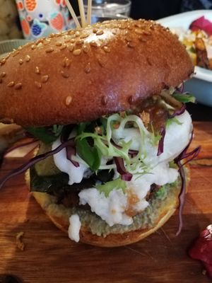 Burger ist sehr empfehlenswert at La Cantine de Sam in Paris