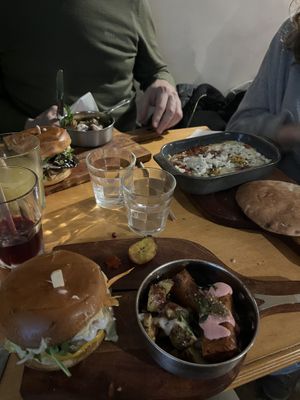 Burger vegan  at La Cantine de Sam in Paris