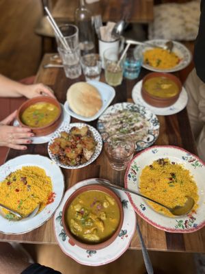 Table   at La Cantine de Sam in Paris