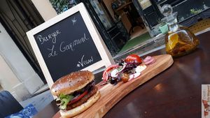 Vegan burger at La Cantine de Sam in Paris