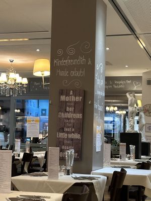   at Paparazzi in Buelach