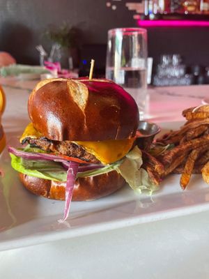 Cheeseburger 🍔 yummm 😋   at Neon Tiger in Charleston