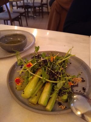 Asparagus at Senhor Uva in Lisbon