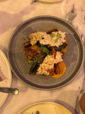 Oyster mushroom, pakchoi, soy, peanut, coconut #Veganuary at Senhor Uva in Lisbon