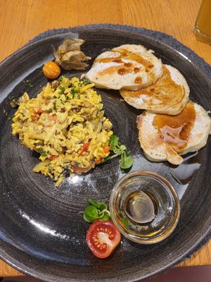 Scrambled Tofu und Pancakes at Alpendorf Aktivhotel in St Johann Im Pongau