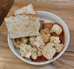 Grilled Veggie Avocado Hummus Bowl 烤野菜牛油果中東鷹嘴豆泥碗 at The Park by Years in Kowloon