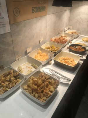 Deep fried section. I loved mushroom and dry tofu at Ahimsa Buffet 無肉食 - Central in Kowloon