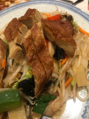 Vegan duck with vegetables, very tasty. Well done!  at De Yuan in Liege