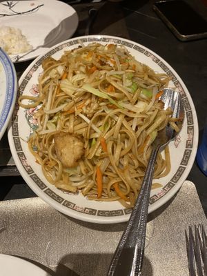 Nouilles sautées au poulett  at De Yuan in Liege