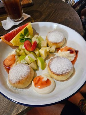 Non-vegan partner said syrniki was great at Freeduchio in Batumi