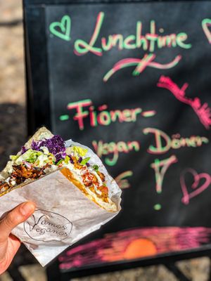 Fiöner  at Vamos Veganos in Berlin