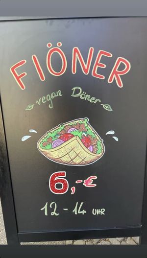 😋😋😋 at Vamos Veganos in Berlin