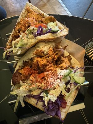 Fiöner  at Vamos Veganos in Berlin
