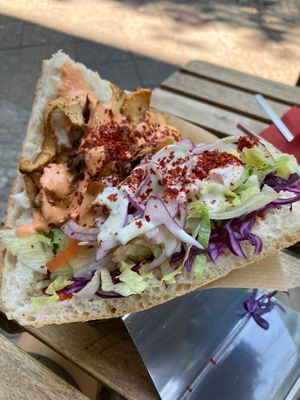 Fiöner (on Turkish flatbread) at Vamos Veganos in Berlin