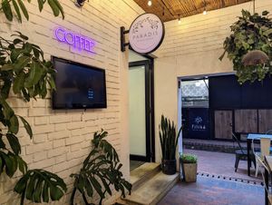 Front of shop at Paradis Patisserie in Bogota