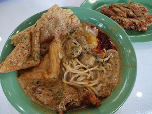Laksa at ZhenSu Vegetarian 珍素云吞面 in West Singapore