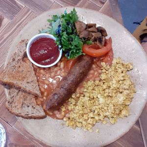 English breakfast 👌 at Commune Cafe in Tallinn