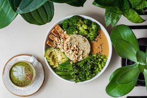 Green power / Matcha latte and Buddha bowl at Commune Cafe in Tallinn