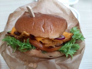 Chick-Chipotle burger at Commune Cafe in Tallinn