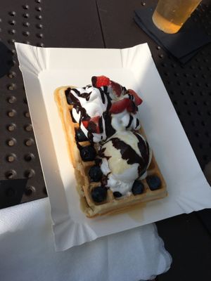 Vegan waffle/wegański gofr at Lokal Vegan Fala in Warsaw