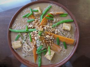  Peanut-thai (rice noodles, tofu, peanut sauce, veggies) at Namas Te in La Paz