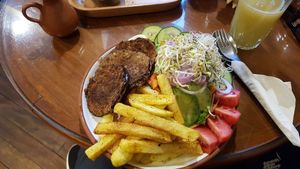Home-fried aubergine at Namas Te in La Paz