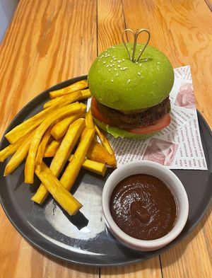pineapple burger (the patty is similar with Beoynd Plant based Meat) at iVegan Supershop Westlake Hanoi - Healthy Plant Based Cafe in Hanoi