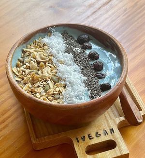 ivegan smoothie bowl at iVegan Supershop Westlake Hanoi - Healthy Plant Based Cafe in Hanoi