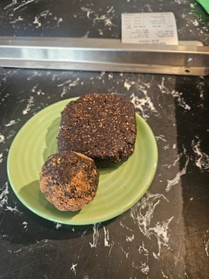 מסעדה נהדרת אוכל טוב at iVegan Supershop Westlake Hanoi - Healthy Plant Based Cafe in Hanoi