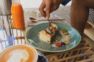 Apple / currant crumble cheesecake GF at Beity in Marbella