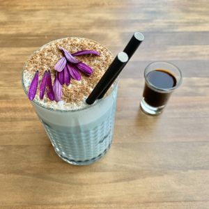 Moody Blue Spirulina Latte at Beity in Marbella