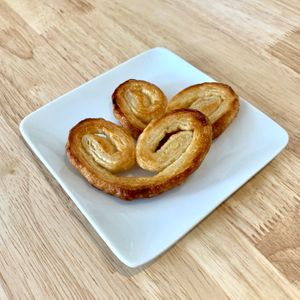 Palmiers at [plant-baked] in New York City
