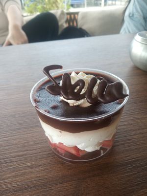 I bought this vegan sweet and it was quite good at Bakehouse by Chrisanthidis in Kavala