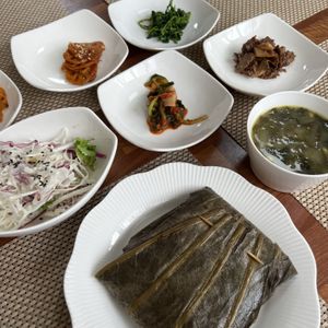 Rice wrapped in lotus leaf  at Soban Vegan 소반 비건식당 in Busan