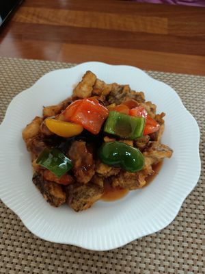 Pyogo tangsu - fried shitake mushrooms with veges in sweet & sour sauce at Soban Vegan 소반 비건식당 in Busan