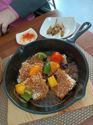 Nurungji tangsu - scorched rice with veges in sweet & sour sauce at Soban Vegan 소반 비건식당 in Busan
