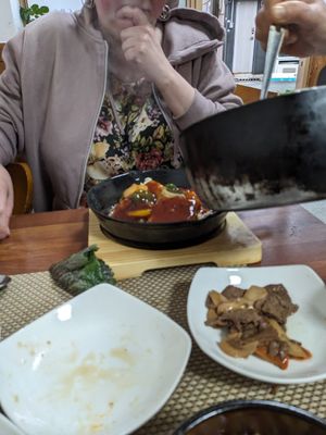 Scorched rice with sweet and sour sauce at Soban Vegan 소반 비건식당 in Busan