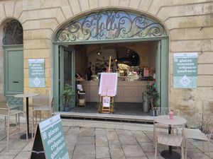 Outside at Jolly Chocolat in Bordeaux