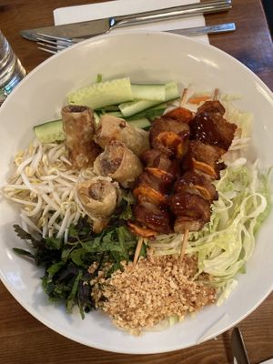 nr 42 - bowl with spring rolls, seitan, greens and noodles at Vevi in Vienna