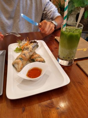 Shrimp summer rolls and matcha bubble tea at Vevi in Vienna