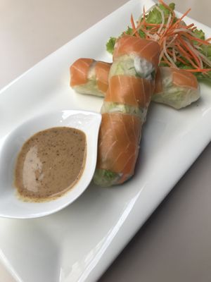 Summer rolls “salmon" at Vevi in Vienna