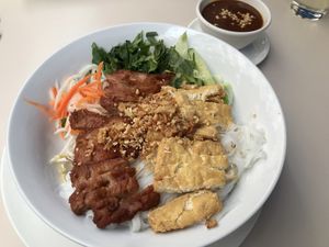 Noodles with peanut sauce at Vevi in Vienna