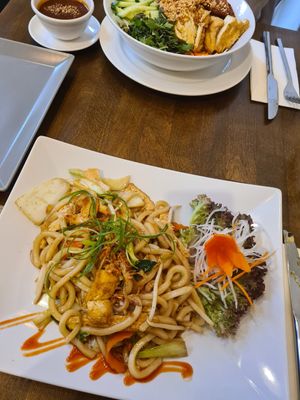 Bánh canh xào at Vevi in Vienna