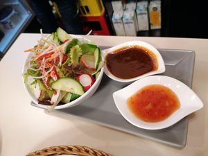 Salat vom Vorspeisenteller für 2 at Vevi in Vienna